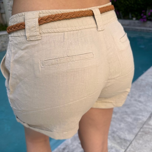 Ci Sono Linen short shorts with belt cones in color black and khaki - Picture 6 of 8